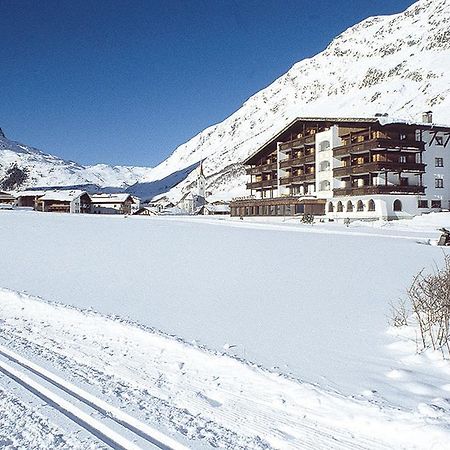 Alpenhotel Tirol Galtuer Exterior photo