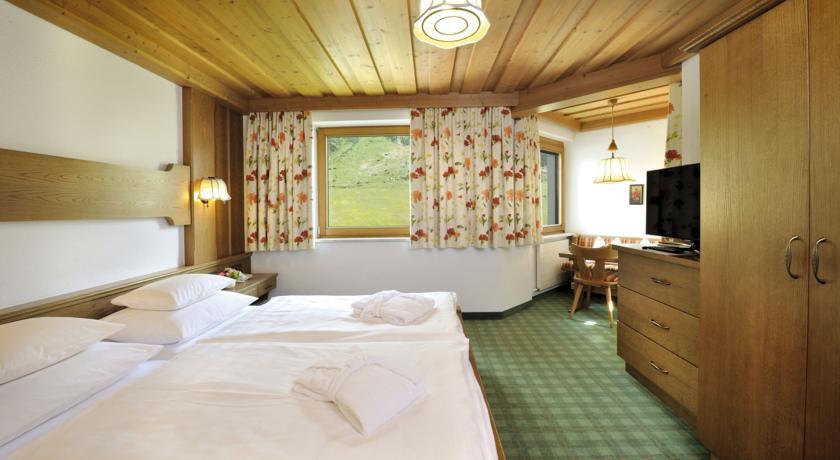 Alpenhotel Tirol Galtuer Room photo