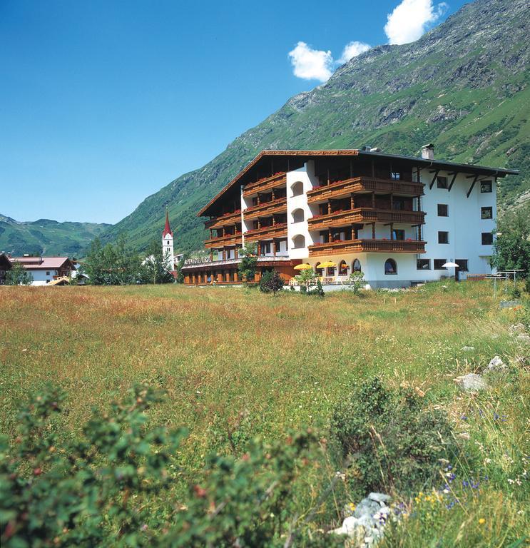 Alpenhotel Tirol Galtuer Exterior photo